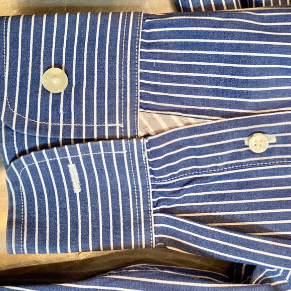 American Eagle Men's Button Down Blue Stripped - Picture 4 of 6